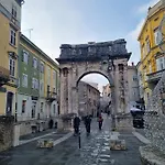 Pulabella *