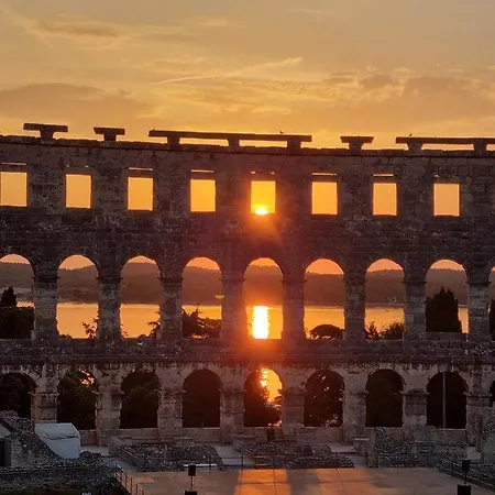 Apartamento Pulabella Pula